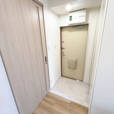 市谷台マンションの玄関