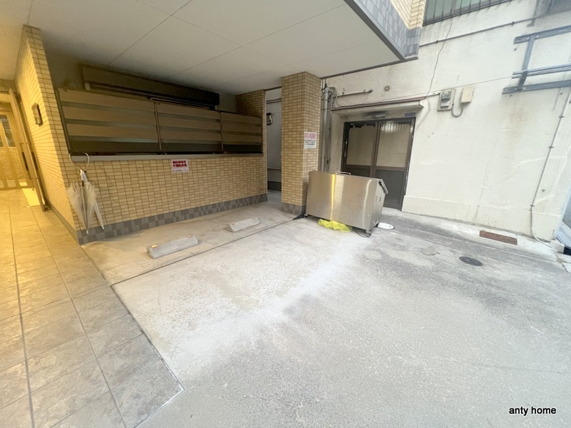 アパートメント玉川　仲介手数料無料の駐車場