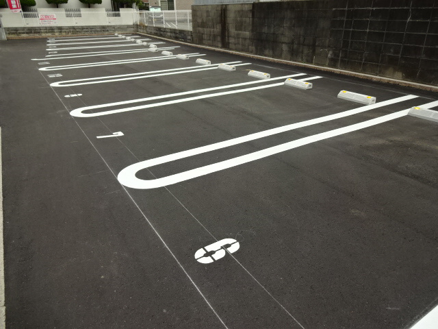 ライズアップの駐車場