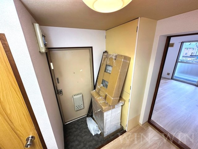ハイツ明和 A棟の玄関|イメージ（同建物内別部屋の写真です）
