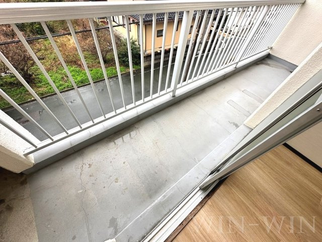 ハイツ明和 A棟のバルコニー|イメージ（同建物内別部屋の写真です）
