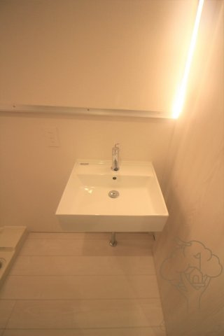 アクアスイート南森町の独立洗面台