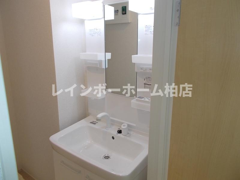 【仲介手数料：50％OFF】対象物件！の洗面所|シャワー付き洗面台です