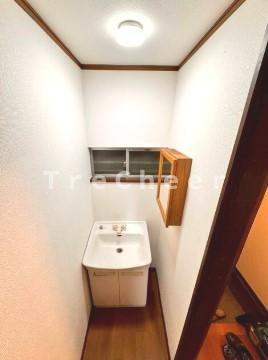 板橋区西台2丁目16番・戸建の洗面所