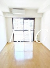 【居間・リビング】 | リトルアージュ | 洋室のお部屋です。