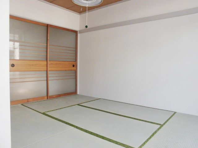 フラット上馬の内装