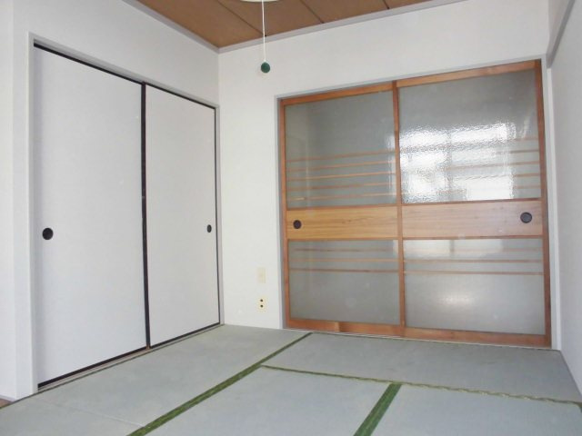フラット上馬の寝室
