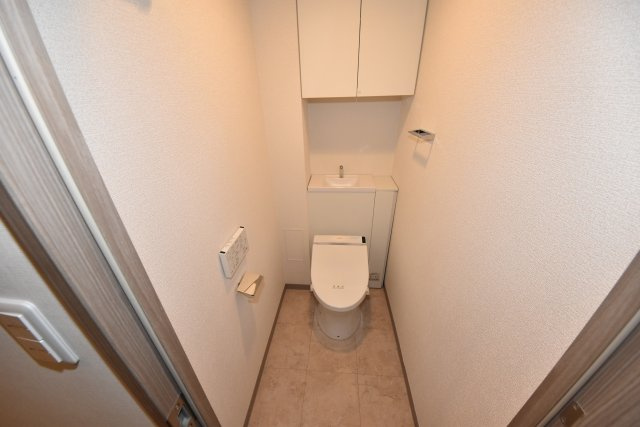 プレサンスロジェ堺筋本町のトイレ