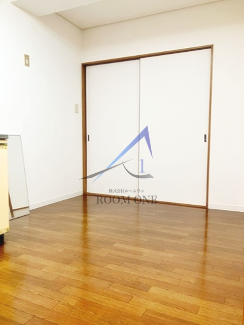 ヒエダビルの居間・リビング|洋室のお部屋です。
