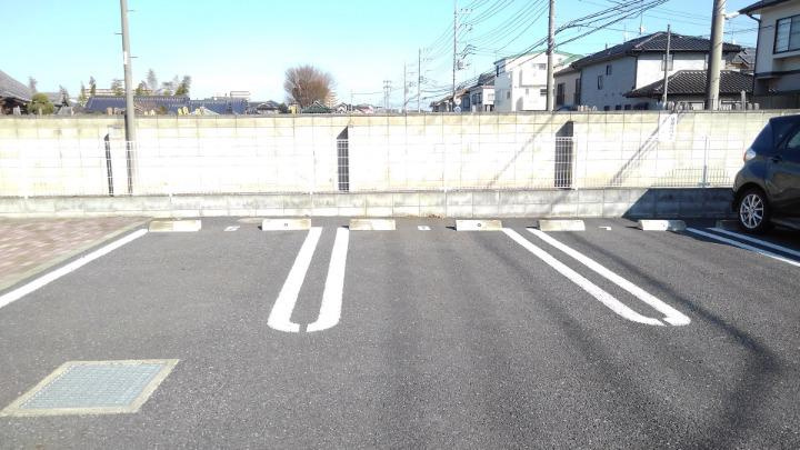 アルモニー・ベルの駐車場
