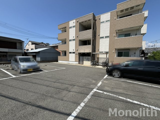 ラ・フェスタ池尻の駐車場