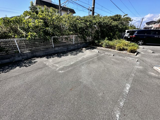 ラフレシールＲの駐車場