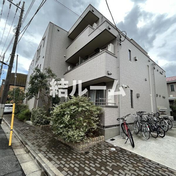 板橋区坂下１丁目のアパートの庭
