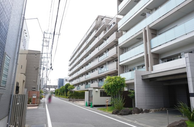 レクセルマンション新越谷の外観