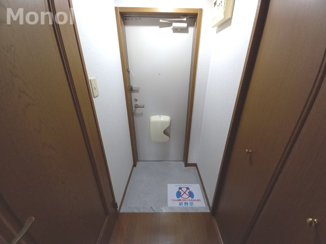 フジパレス式内町Ⅲ番館の玄関