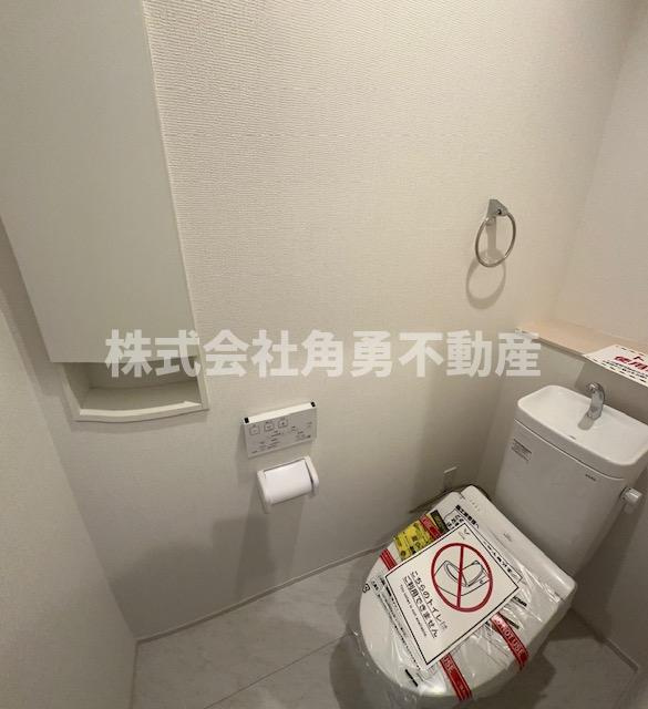 厚木市妻田西7期　新築一戸建て　3号棟の内観：施工例|《施工例》トイレ