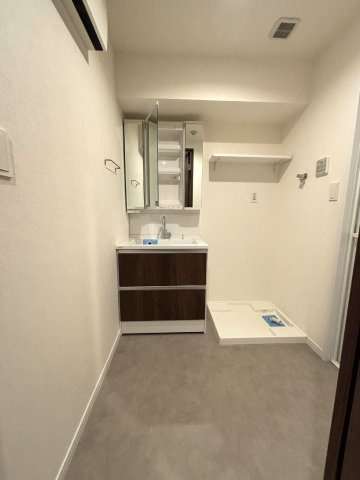 【洗面所】 | コロネード春日 | ※同物件別住戸の写真を参考に掲載しております。