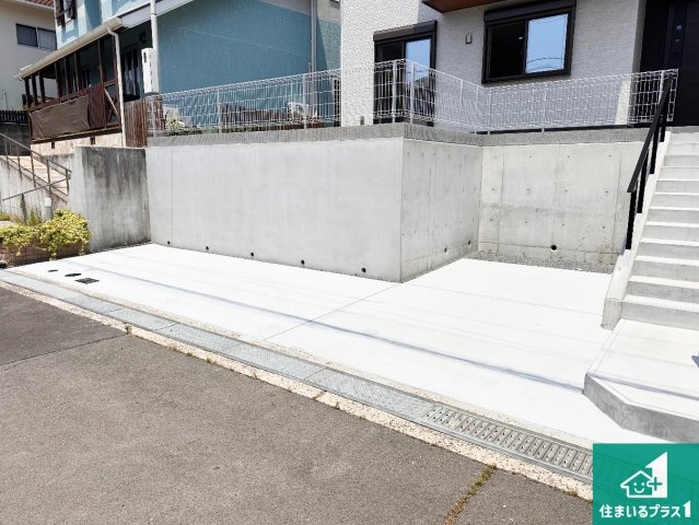 神戸市須磨区若草町　新築一戸建ての駐車場|駐車スペース！散水栓があるので、こまめに愛車を洗えます！