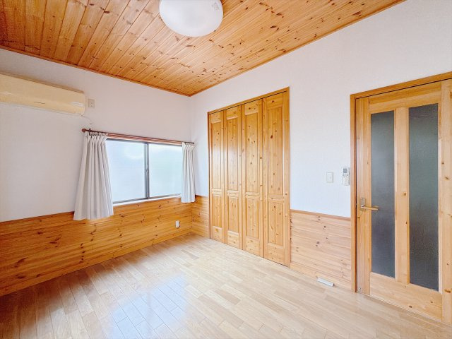 【中古戸建】伊勢崎市今泉町1丁目の洋室|■洋室｜子供部屋のメリットは「自立心を養うことができる」「自分で整理整頓できるようになる」そして、お子様が成長した際には「プライバシーを確保できる」といい事だらけ♪