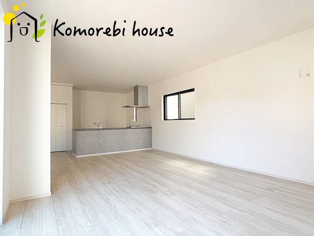 上尾市東町　6期　新築一戸建て　KEIAI GRACE　02の居間・リビング