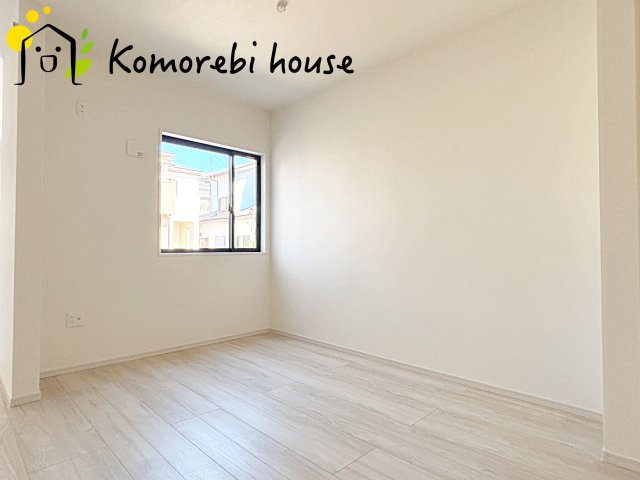上尾市東町　6期　新築一戸建て　KEIAI GRACE　02の洋室