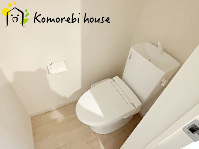 上尾市東町　6期　新築一戸建て　KEIAI GRACE　02のトイレ