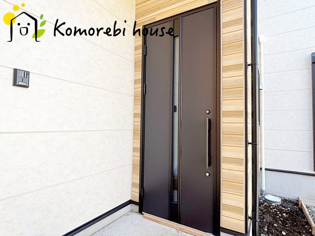 上尾市東町　6期　新築一戸建て　KEIAI GRACE　02の玄関