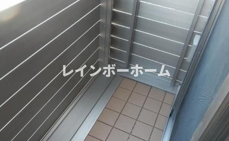 フェールのバルコニー|反転間取りです。

