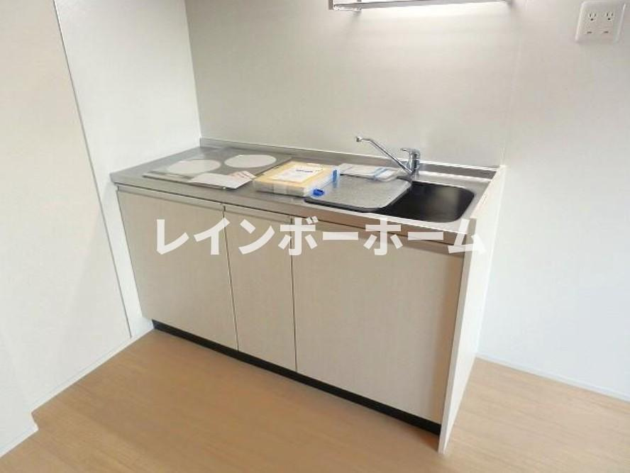 フェールのキッチン|反転間取りです。
