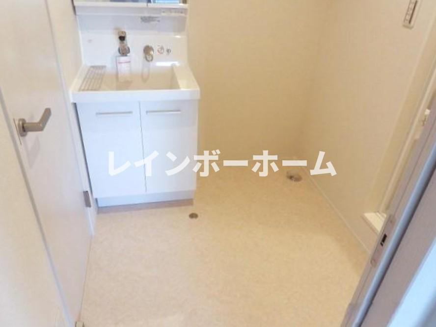 フェールの洗面所|反転間取りです。
