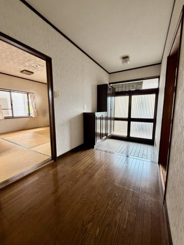 【中古】桐生市相生町2丁目　4LDK　駐車3台以上可！の玄関