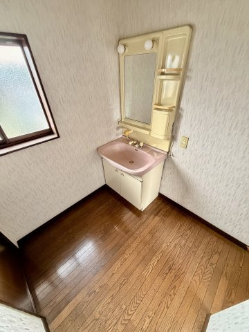 【中古】桐生市相生町2丁目　4LDK　駐車3台以上可！の独立洗面台