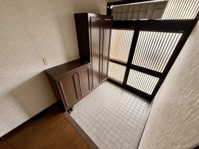 【中古】桐生市相生町2丁目　4LDK　駐車3台以上可！の玄関