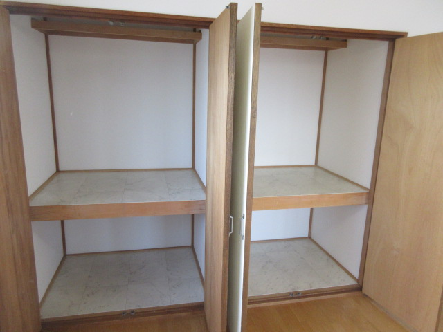 エレガンスわかなの収納