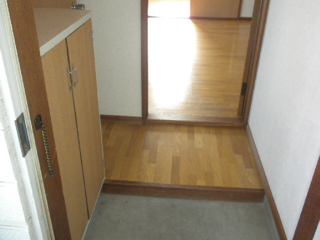 エレガンスわかなの玄関