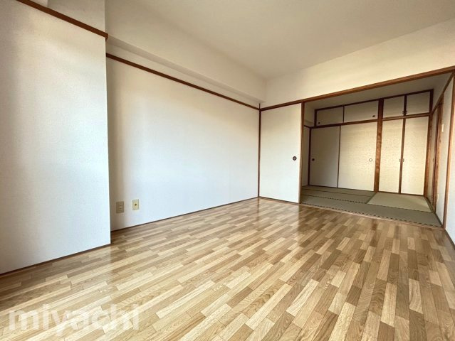 徳島市西新浜町１丁目の賃貸マンションの内装