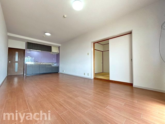 徳島市津田町１丁目の賃貸マンションの居間・リビング