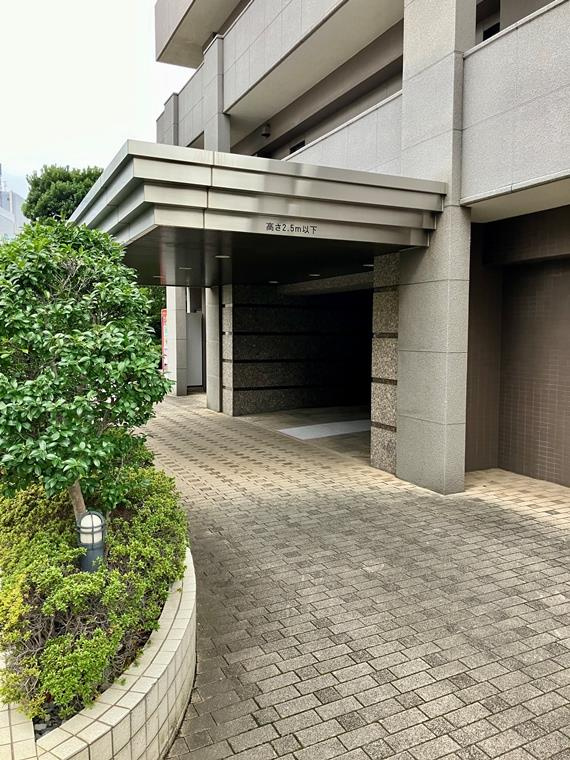 クレストフォルム武蔵浦和グランステージのエントランス