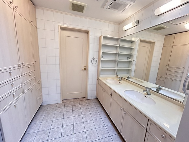 世田谷区瀬田１丁目戸建の洗面所