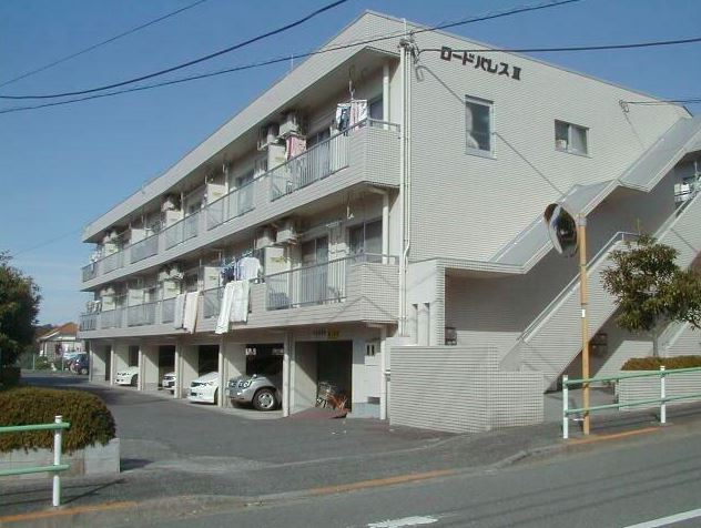 ロードパレスⅡの外観