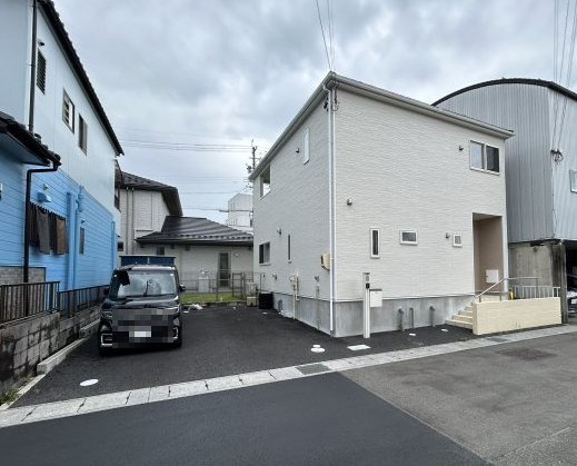 中古住宅　旦島中町1丁目の駐車場