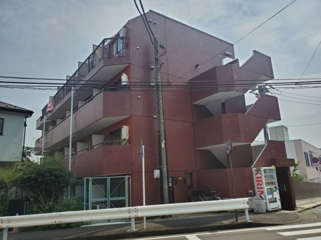 新子安センチュリー21の外観