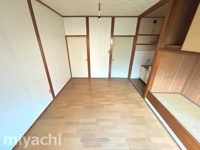 山田荘庫の内装