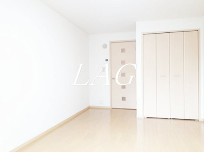【居間・リビング】 | アルモニー・ベル | 洋室のお部屋です。