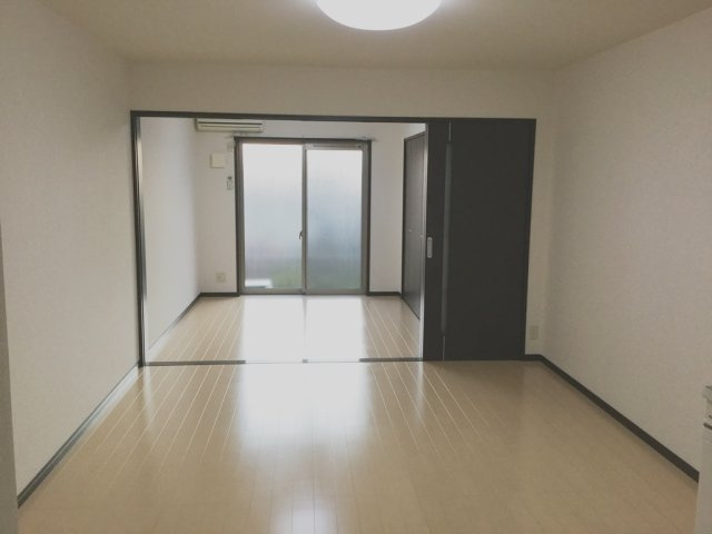 フジパレス千代田の居間・リビング
