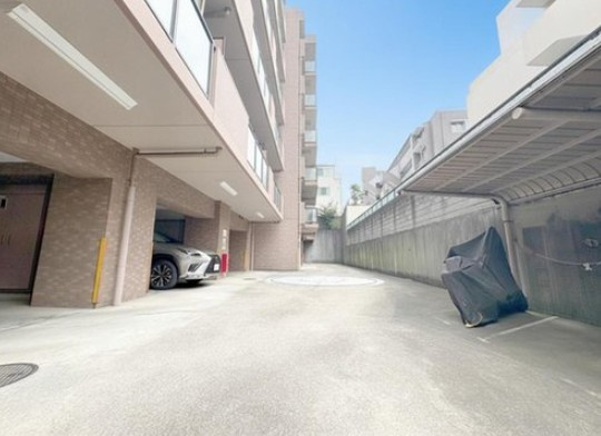 【駐車場】
