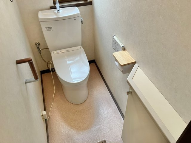 大成町戸建のトイレ