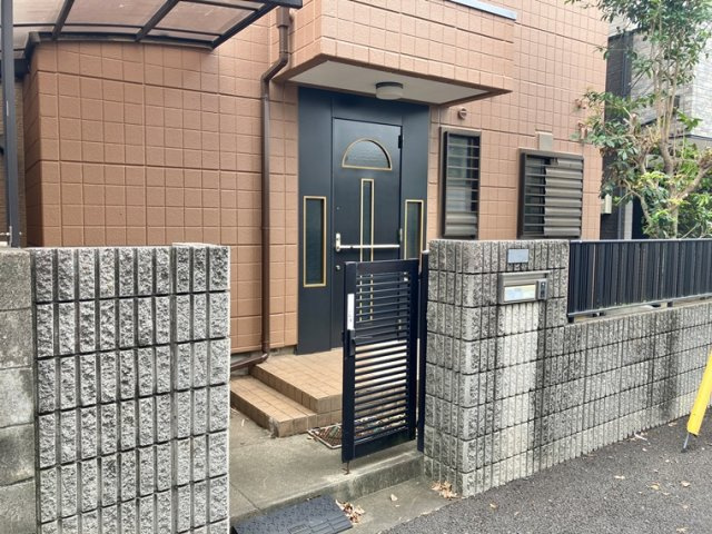 大成町戸建のエントランス