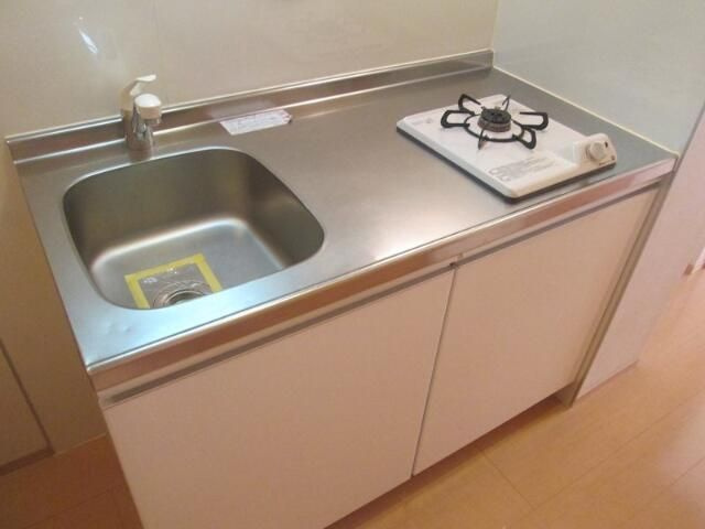 横浜市保土ケ谷区西谷３丁目のアパートのキッチン