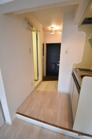 メゾン・ド・ソフィー　仲介手数料無料の玄関